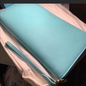 GORGEOUS TIFFANY & CO WALLET/WRISTLET